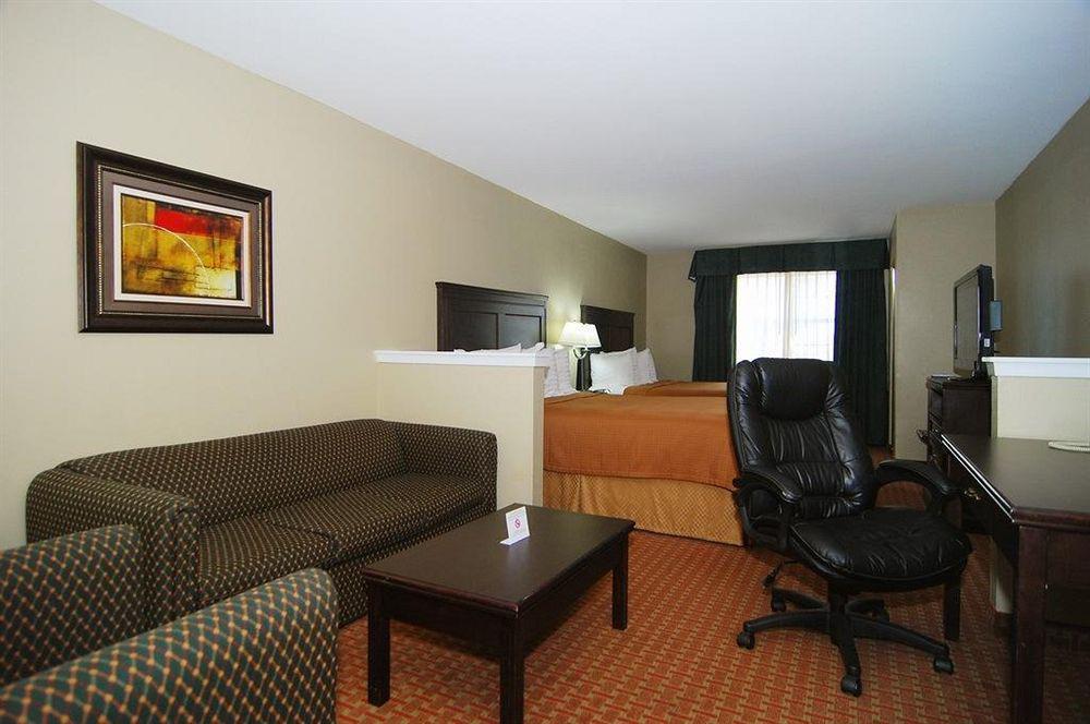 Best Western Temple Inn & Suites Room photo